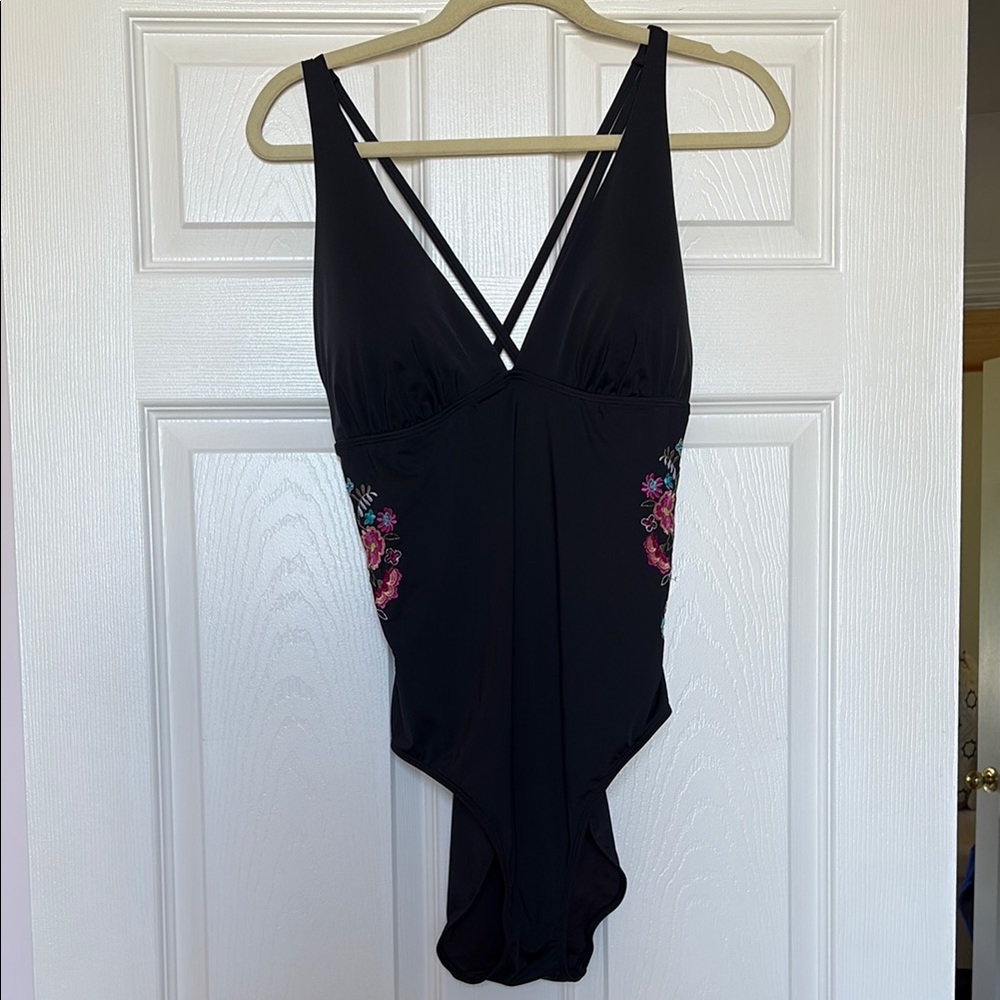 Aqua Tose Elegant Black Floral Embroidered One-Piece Swimsuit